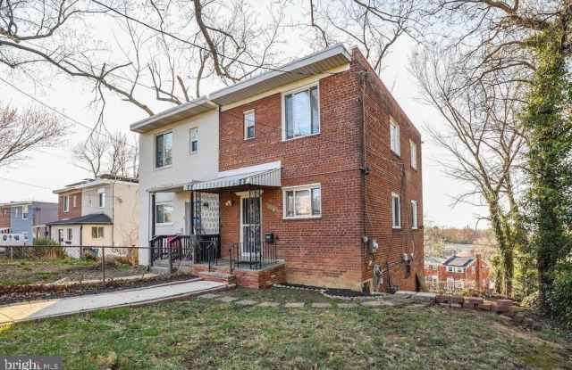 513 HILLTOP Terrace SE photos photos