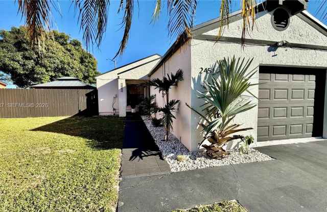 2451 SW 85th Ter photos photos