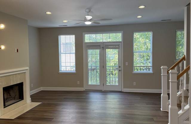 925 Junction Place Gallery 3