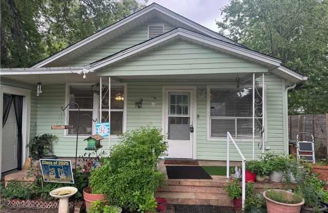 1705 Holly Street photos photos