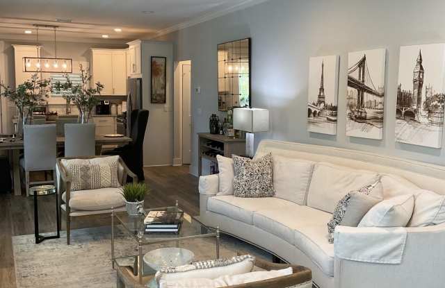 16 Riker Avenue photos photos