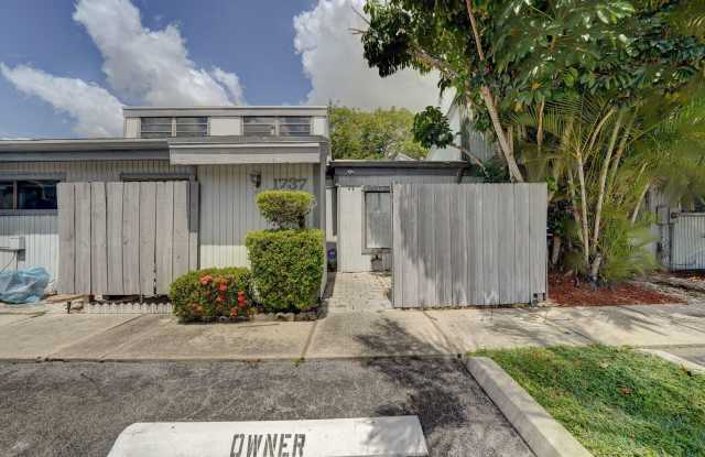 1737 NW 73RD Avenue Gallery 1