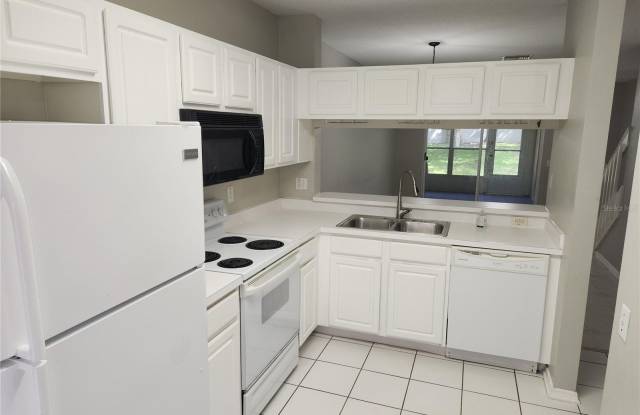 2302 LAKE WOODBERRY Circle Gallery 3