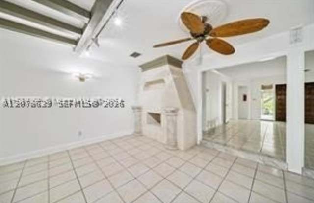 7080 NW 82nd Ter Gallery 2