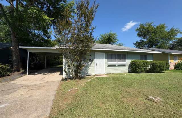 Great 3 bedroom/1 bath home includes gas range and refrigerator! Gallery 3