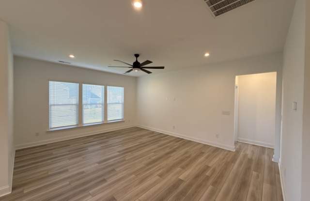 709 Hinterland Lane Gallery 4