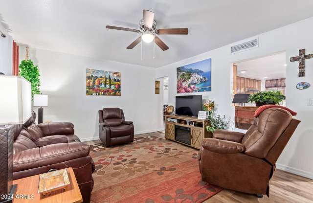 Great location in 55+ community! Gallery 4