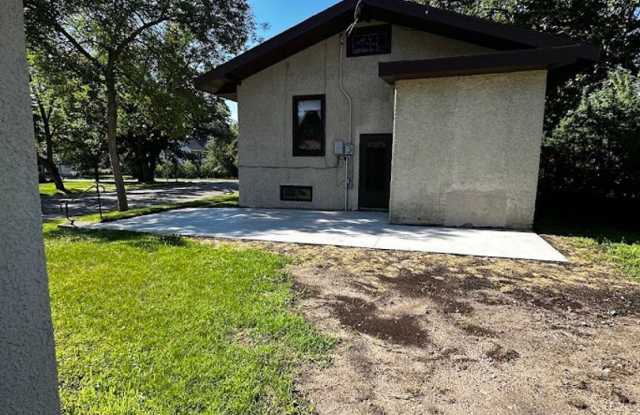 3 Bedroom, 1 Bathroom Single Family Home - Staples Gallery 3
