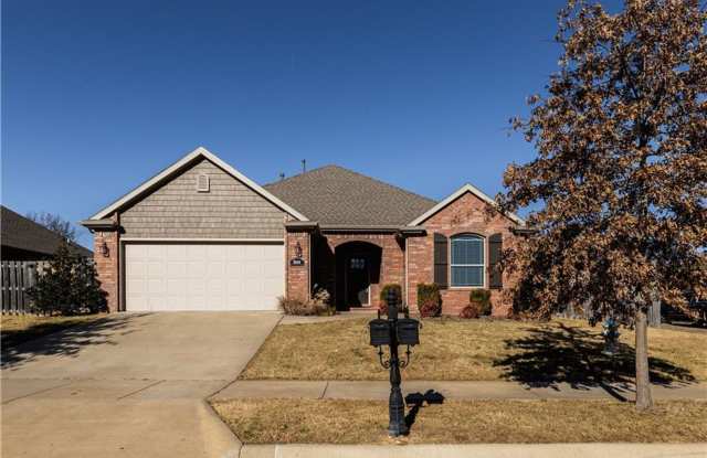 Don’t miss this stunning 3 bed 2 bath home. Schedule your showing today! Gallery 3