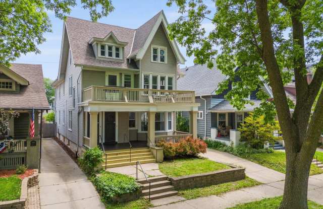 2856 N Frederick Ave photos photos