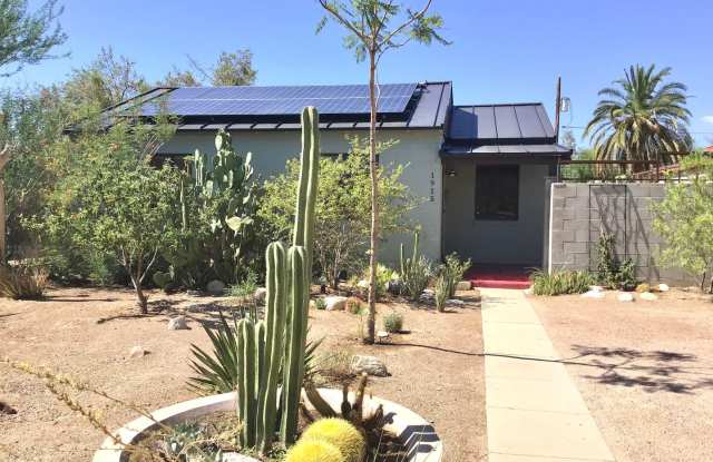 Modern, beautiful 3Bdrm, 2ba unfurnished in Sam Hughes, 1m to UofA photos photos