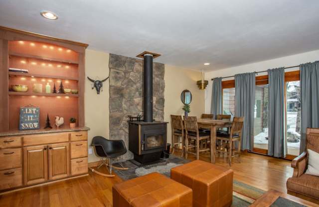 2 bedroom in Frisco. Walk to Main Street! Garage and Yard! Hot tub! photos photos