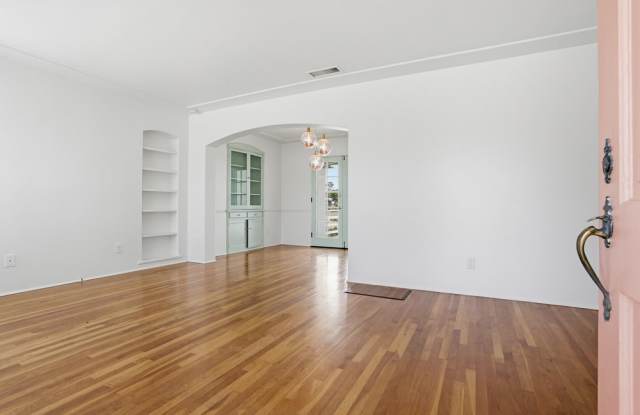 4548 Max Drive Gallery 4