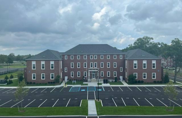 300 Carleton Avenue unit: 7213 photos photos