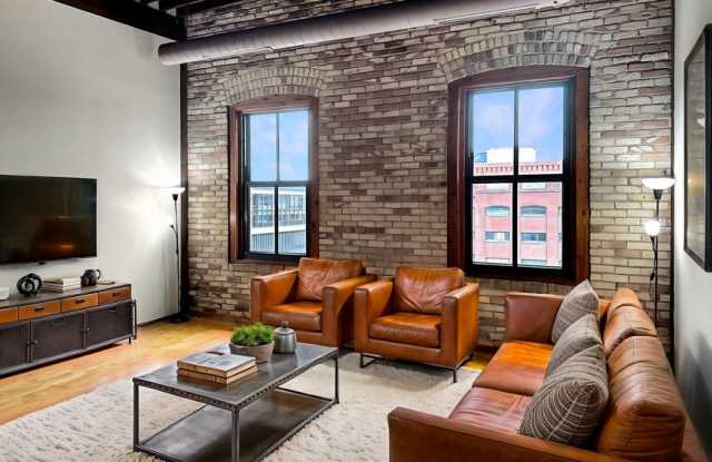 289 5th Street East #613 - 1 Gallery 1