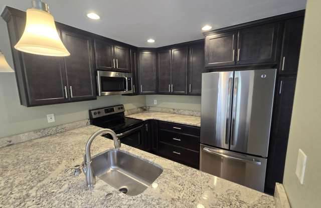 Beautifully Updated 3-Bedroom Townhome with Attached 2-Car Garage! Gallery 3