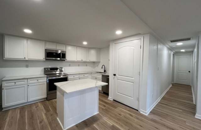 1116 E Geer St. photos photos