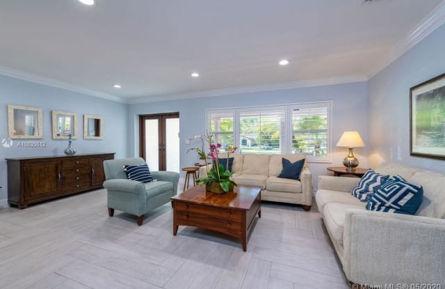 5825 Maynada St - 5825 Maynada Street, Coral Gables, FL 33146
