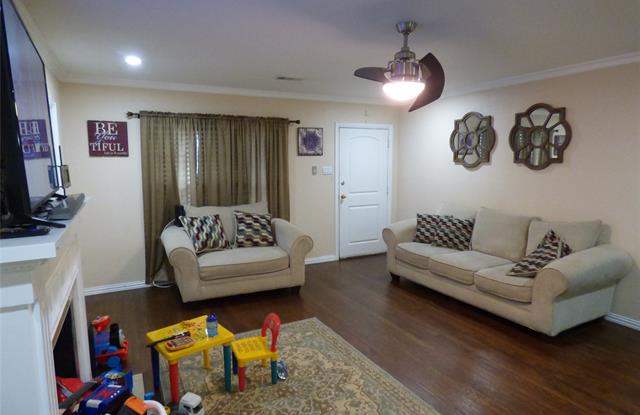 1403 Fernwood Avenue Gallery 2