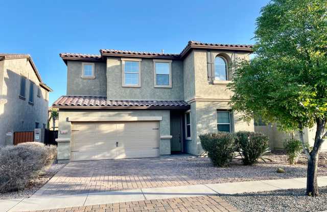 3 Bed/3 Bath with loft, located in the Gilbert Bridges Community! Walking distance to Gilbert Regional Park! photos photos