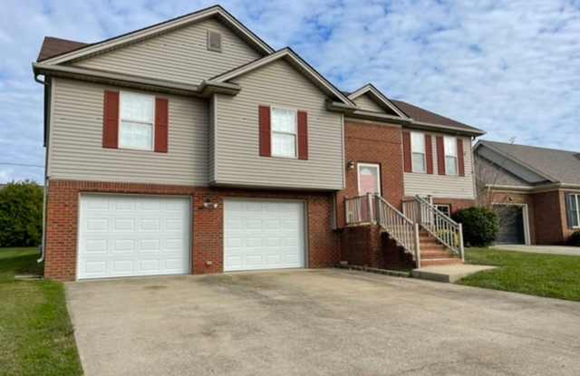 Large Home in Shelbyville For Rent - 2054 Osprey Cove Avenue, Shelbyville, KY 40065 Large Home in Shelbyville For Rent - 2054 Osprey Cove Avenue, Shelbyville, KY 40065