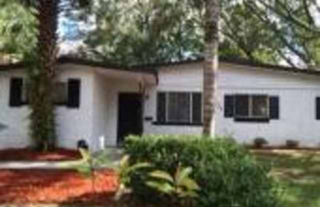 2135 Figaro Lane Gallery 2