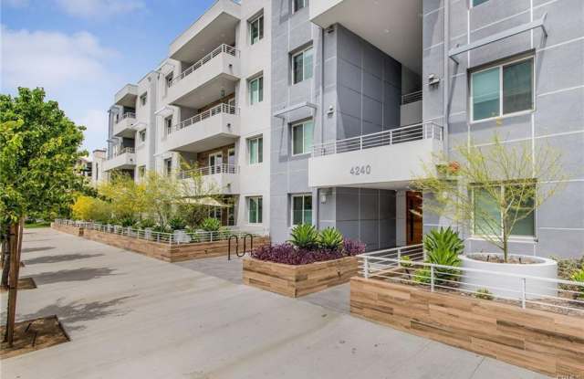 4240 Laurel Canyon Boulevard - 4240 Laurel Canyon Boulevard, Los Angeles, CA 91604