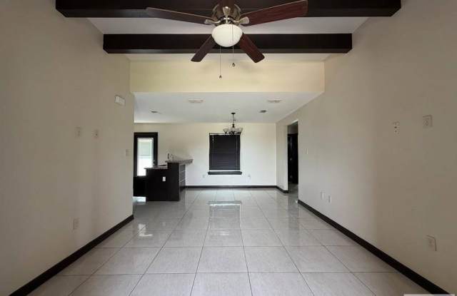 4712 Espinosa Ln Gallery 2