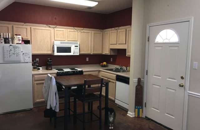 203 Emilee Gallery 2