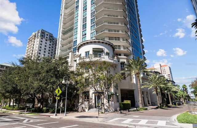 450 KNIGHTS RUN AVENUE - 450 Knights Run Avenue, Tampa, FL 33602