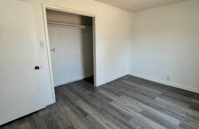 801 E 15th St Gallery 3