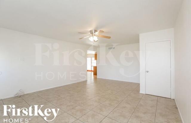 4519 West San Miguel Avenue Gallery 3