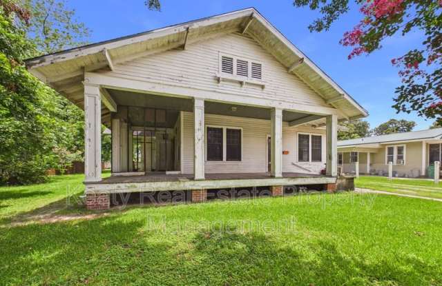 223 General Gardner Avenue Gallery 2
