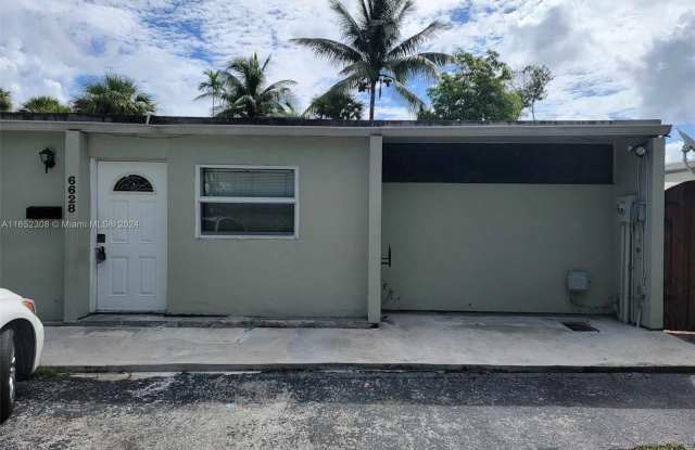 6628 E Miami Lakes Dr E - 6628 Miami Lakes Drive, Miami Lakes, FL 33014