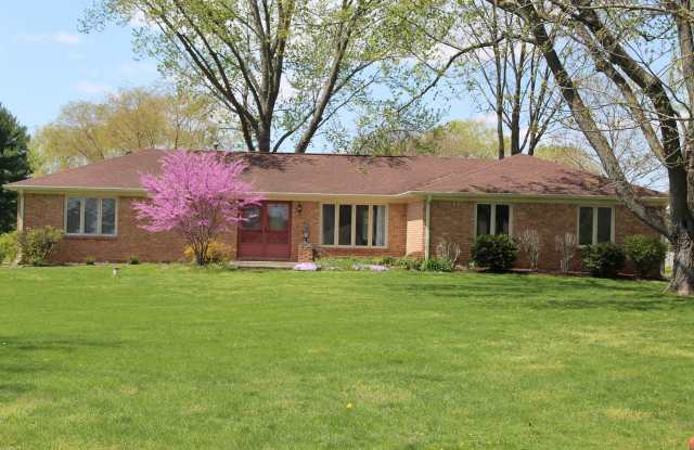 3 BR Ranch on a Great Country Setting! photos photos