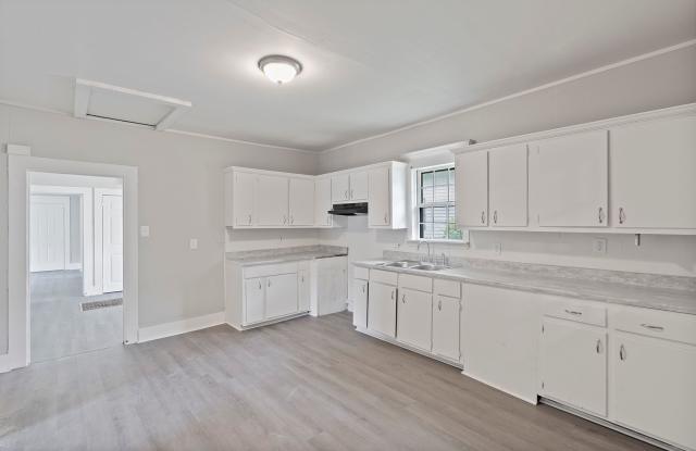 NEW INVENTORY! $0 SECURITY DEPOSIT REQUIREMENT!!! photos photos