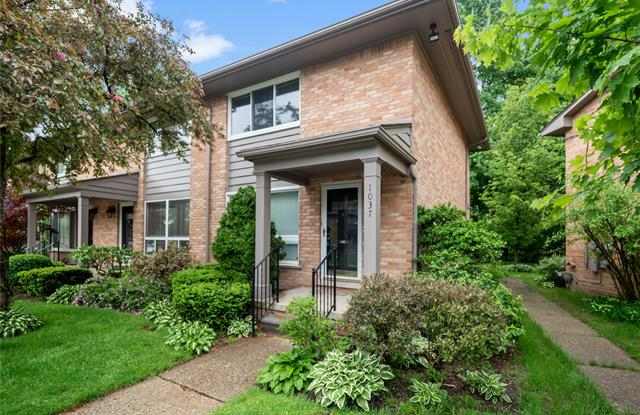 1037 N OLD WOODWARD Avenue Gallery 2