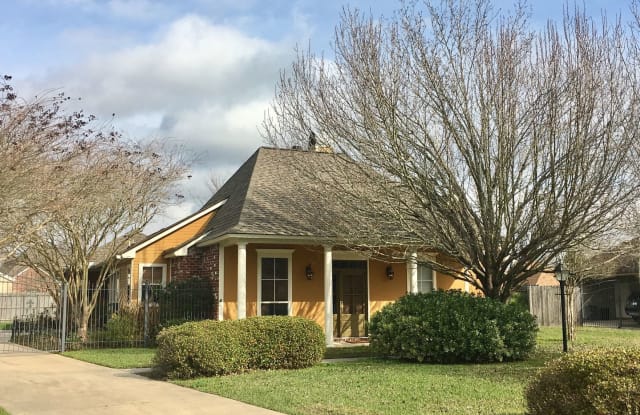 38274 Silverstone - 38274 Silverstone Avenue, Prairieville, LA 70769