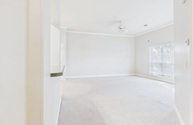 Charming 2 Bedroom, 2 Bathroom Rental in Sleepy Hollow Gallery 3