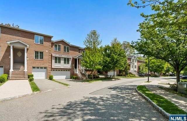 17 Skymark Court Gallery 2