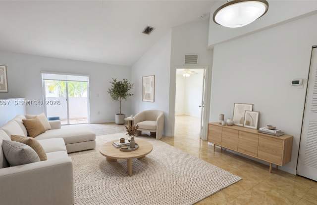 6676 SW 115th Ct Gallery 1
