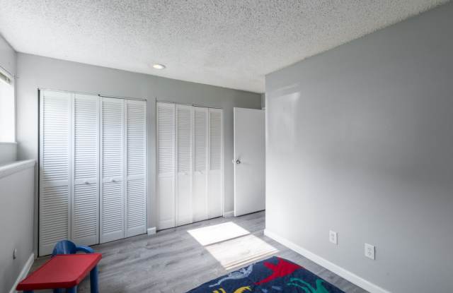 Suncrest Apartments Gallery 2