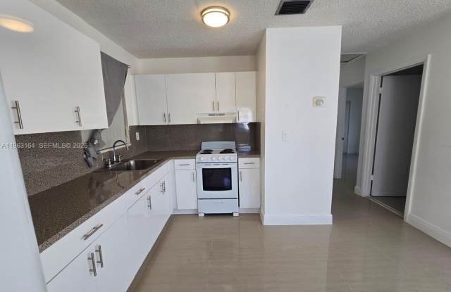 17240 NW 52nd Ave photos photos