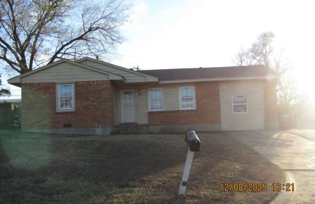 Very nice spacious home! No Carpet! photos photos