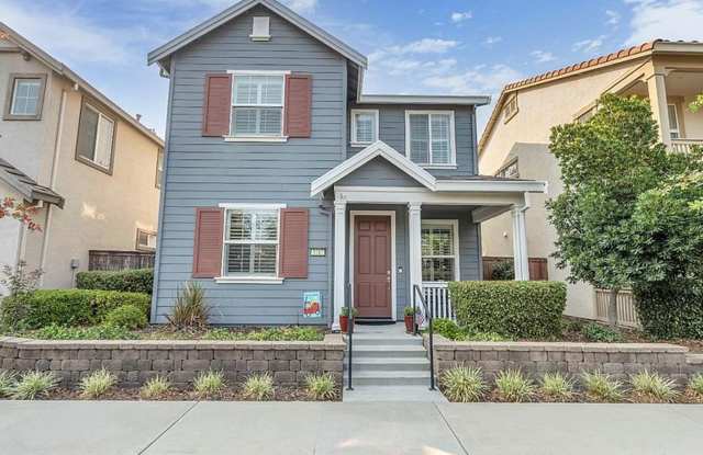 West Roseville Charming 4 Bedroom Home With Downstairs Bedroom and Bathroom Gallery 1