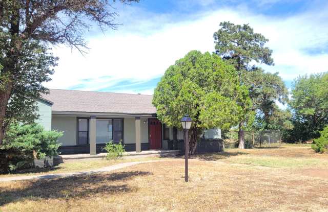 Beautiful County Home Awaits You! 3/2/2 Available November 2026! Gallery 3