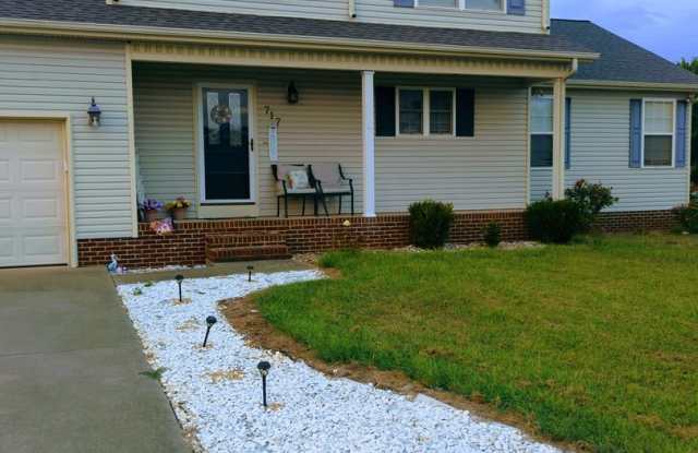 4- bedrooms, 3.5 bath home!!! Gallery 1