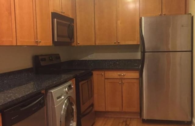 1070 W Foster Ave - 1070 West Foster Avenue, Chicago, IL 60640