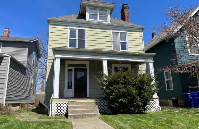 **REMODELED 4-BEDROOM/2-BATH HOUSE IN NORTH CAMPUS/OLD NORTH!!** - 438 East Tompkins Street, Columbus, OH 43202