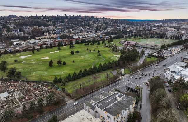 Gilman's Fairway Condominiums ~ Queen Anne photos photos